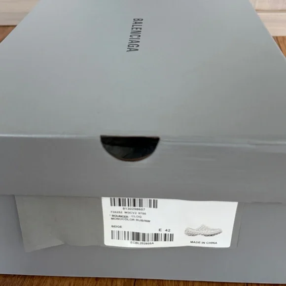 Balenciaga Defender Bouncer Rubber Clog, Monocolor Beige, IT42 / US9 - Picture 9 of 9